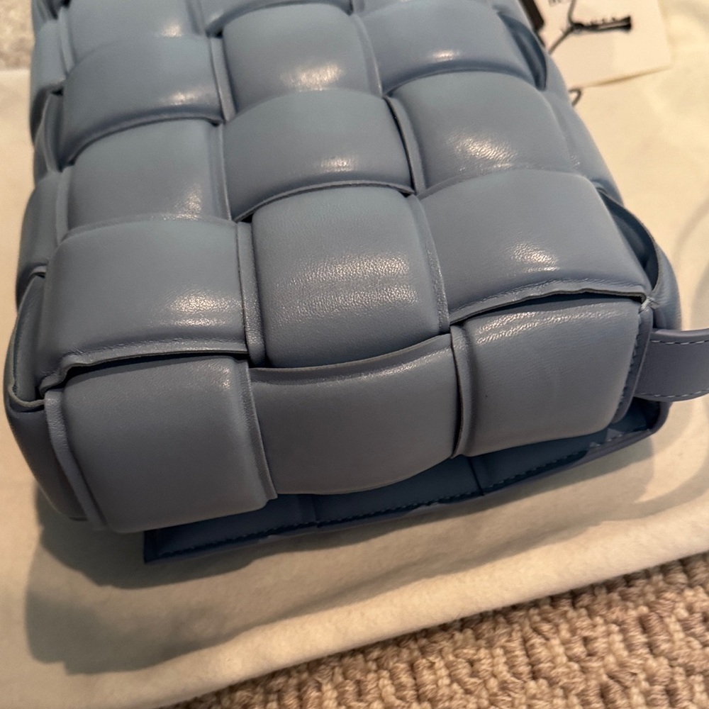 Bottega Veneta Cassette bag. Light Blue Padded Shoulder Bag - Picture 10 of 10